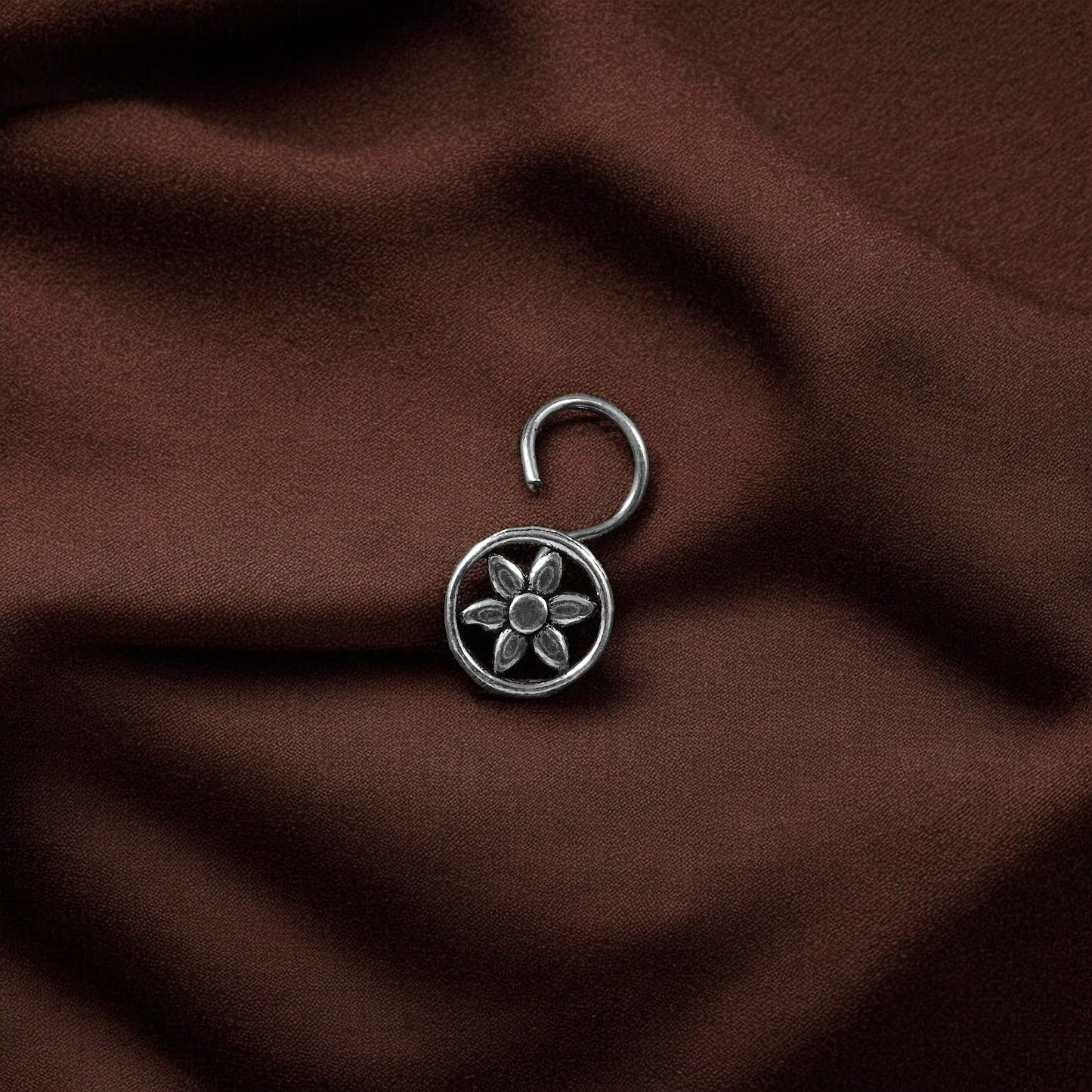 925 silver flower-shaped nose pin image 1