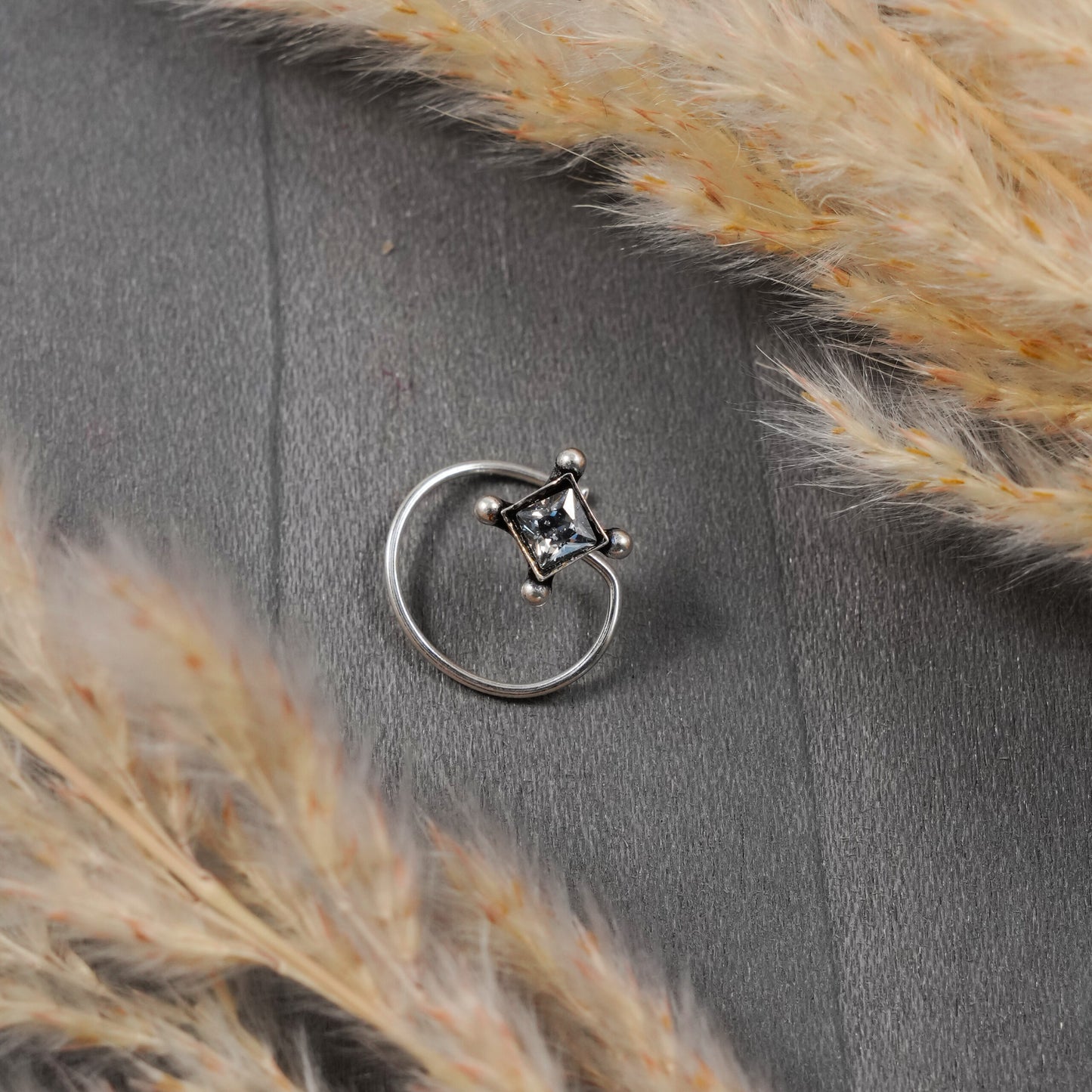 ishani nose pin image 0