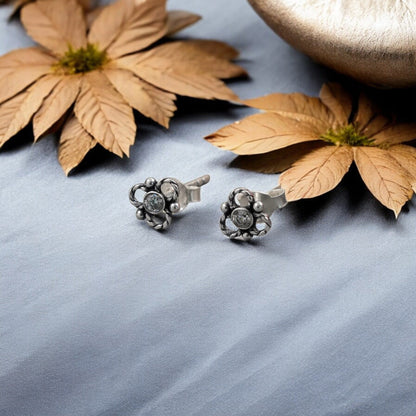 Feather Gleam Studs image 0