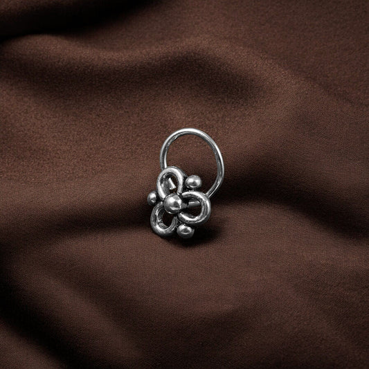 925 Silver Petal-Shaped Nose Pin image 1