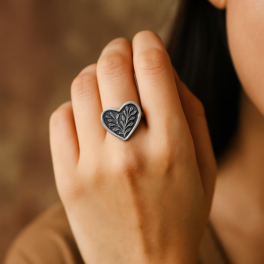 Anahata Love Silver Ring (Heart Chittai)