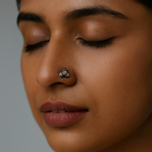 Inaaya Nose Pin
