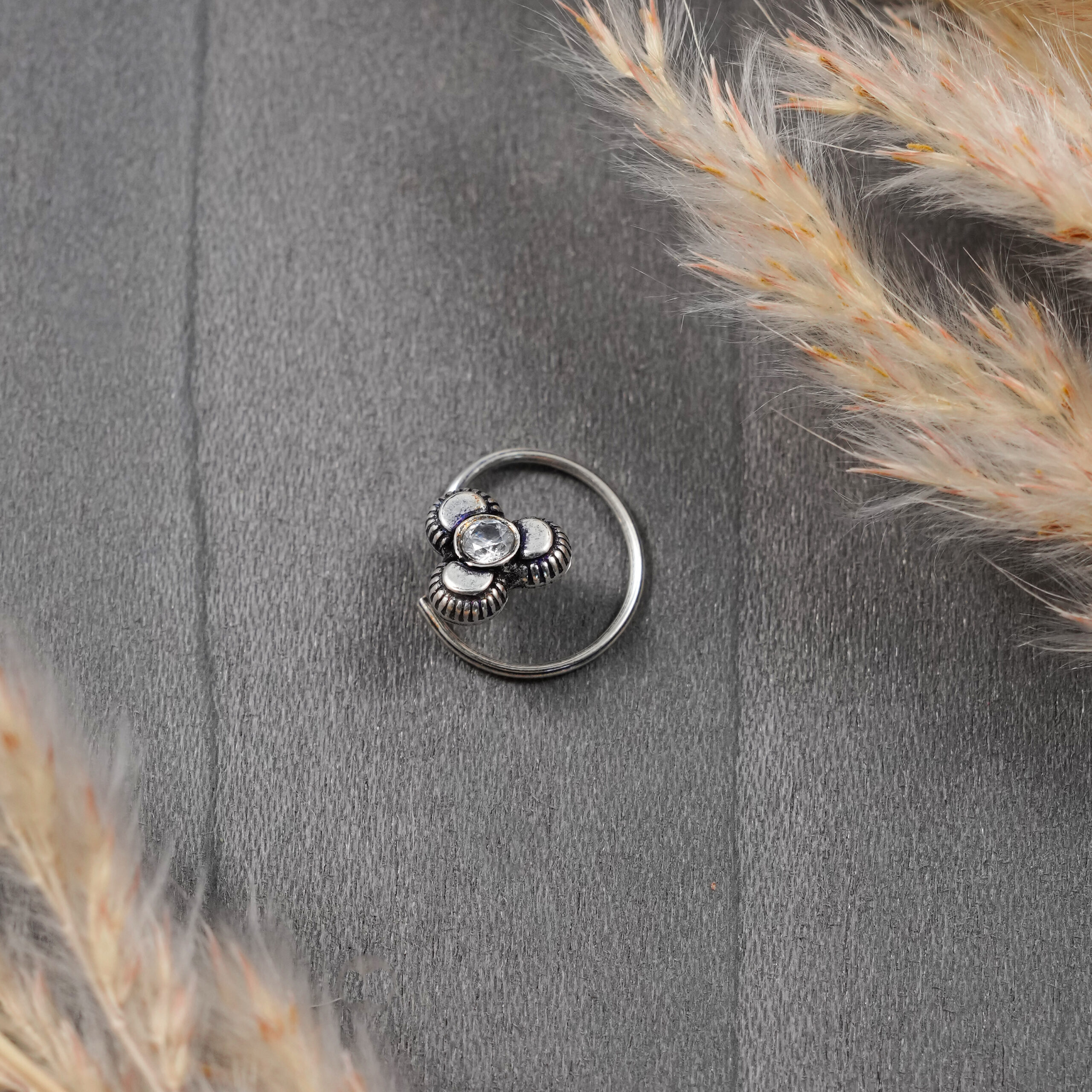 Inaaya Nose Pin