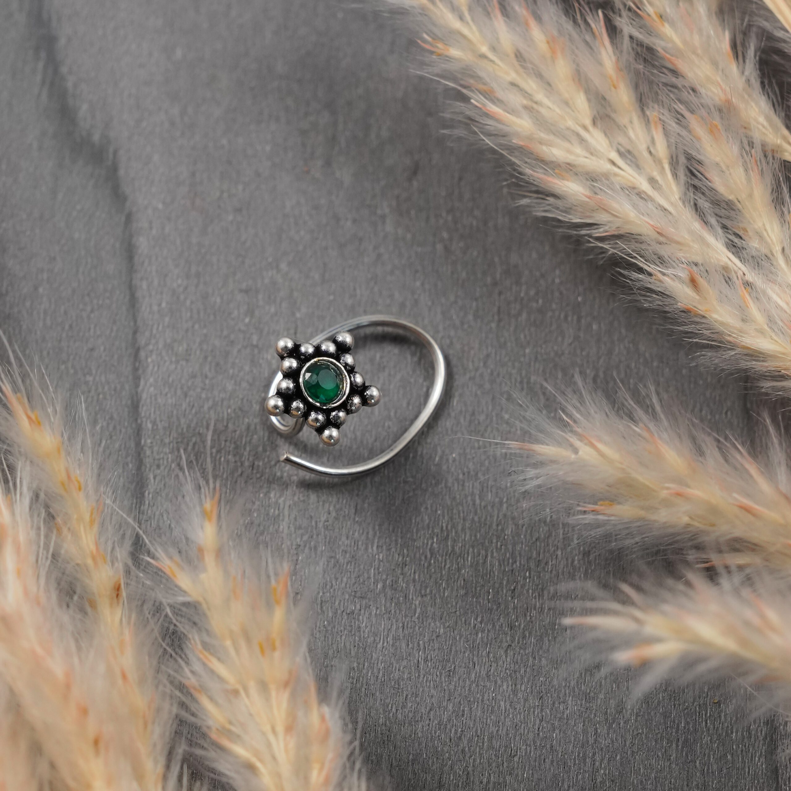 Aahana Nose Pin